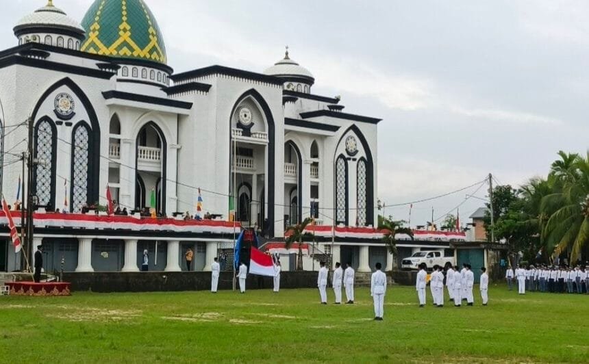 DPD LDII Samarinda Hadiri Upacara HUT ke-80 RI: Khidmat Meski Diguyur Hujan