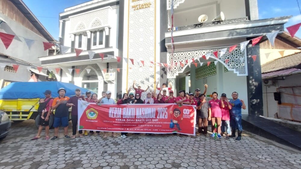 Camat Dampingi PC LDII Sambutan Kerja Bakti. Camat :  “Kegiatan positif, dan bisa langsung dirasakan Masyarakat”